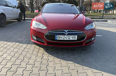 Лифтбек Tesla Model S 2014 в 