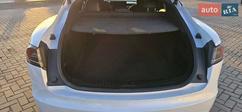 Ліфтбек Tesla Model S 2024 в Дніпрі