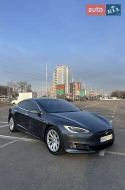 Лифтбек Tesla Model S 2017 в Киеве