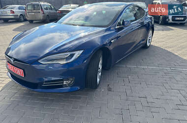 Лифтбек Tesla Model S 2019 в Ровно