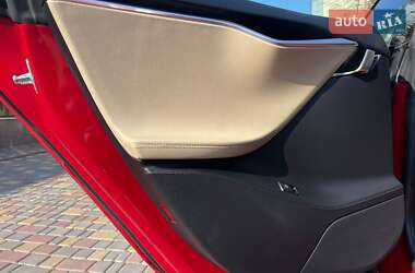 Лифтбек Tesla Model S 2013 в 