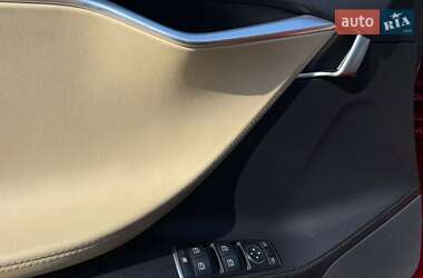 Лифтбек Tesla Model S 2013 в 