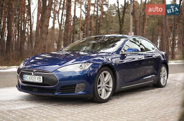 Ліфтбек Tesla Model S 2015 в Львові