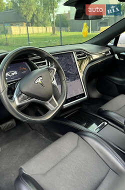 Лифтбек Tesla Model S 2017 в Сокале
