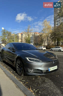 Лифтбек Tesla Model S 2019 в Киеве
