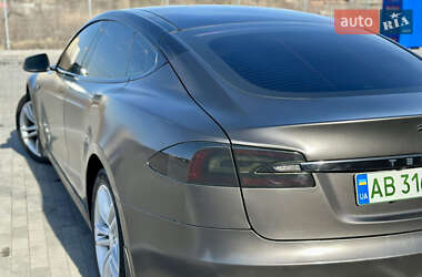 Лифтбек Tesla Model S 2014 в Виннице