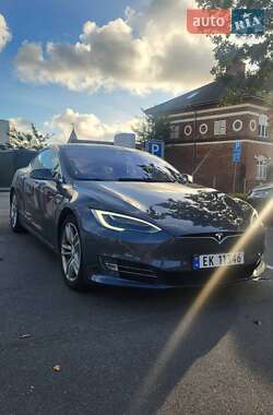 Ліфтбек Tesla Model S 2016 в Буську