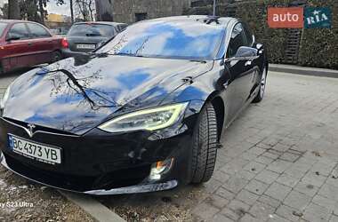 Лифтбек Tesla Model S 2017 в Львове