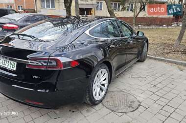 Лифтбек Tesla Model S 2017 в Львове