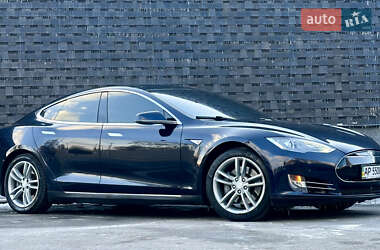 Ліфтбек Tesla Model S 2014 в 