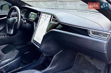 Ліфтбек Tesla Model S 2014 в 