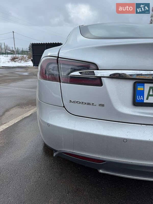 Ліфтбек Tesla Model S 2016 в Борисполі