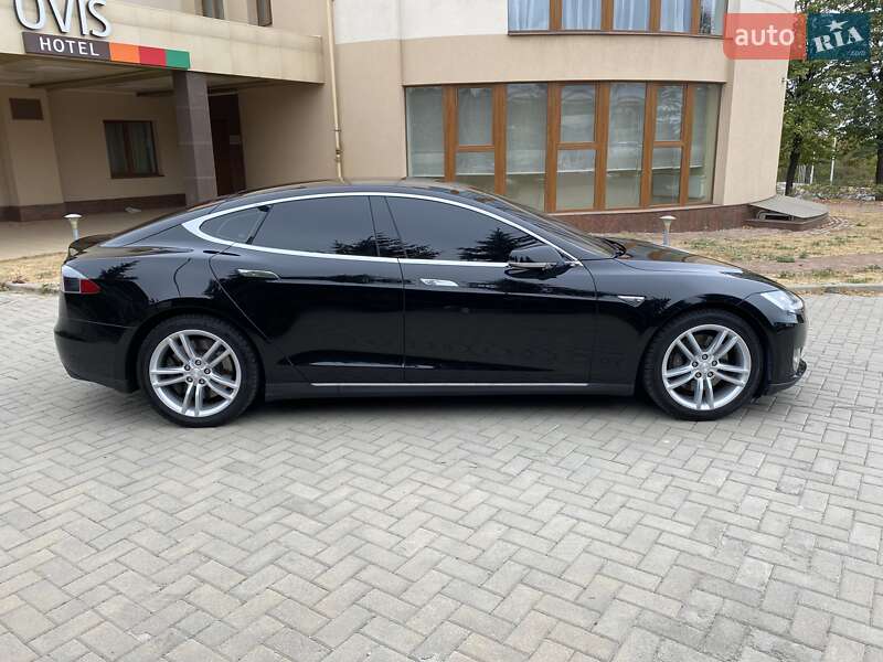Лифтбек Tesla Model S 2014 в Харькове