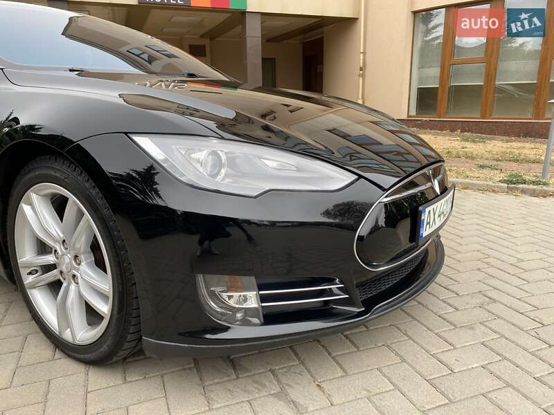Лифтбек Tesla Model S 2014 в Харькове