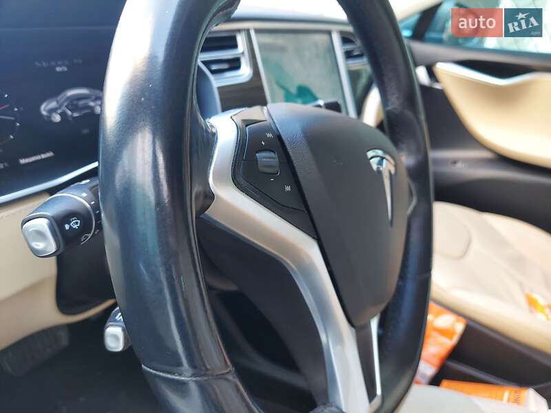Лифтбек Tesla Model S 2014 в Тернополе