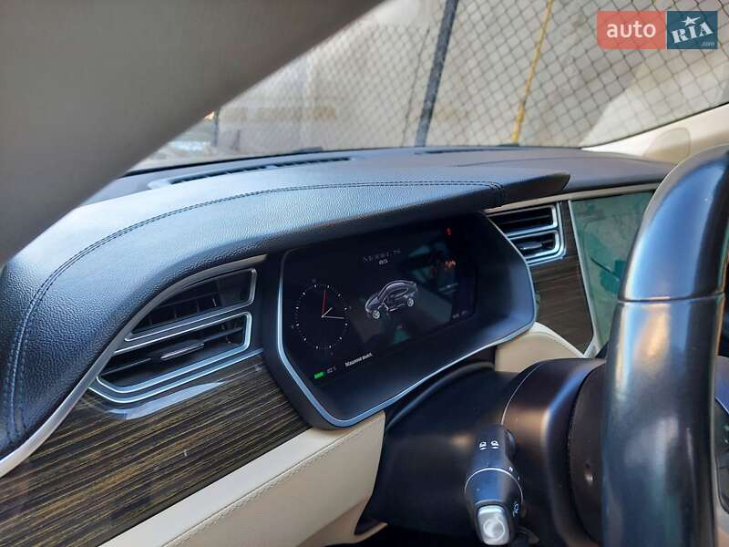 Лифтбек Tesla Model S 2014 в Тернополе