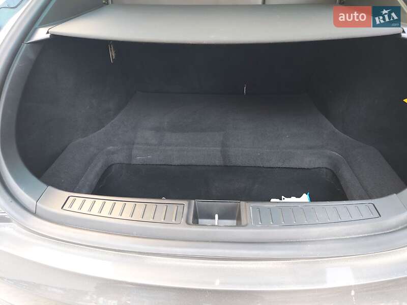 Лифтбек Tesla Model S 2014 в Тернополе