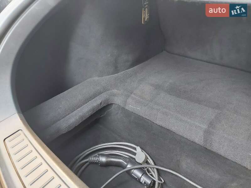 Лифтбек Tesla Model S 2014 в Тернополе