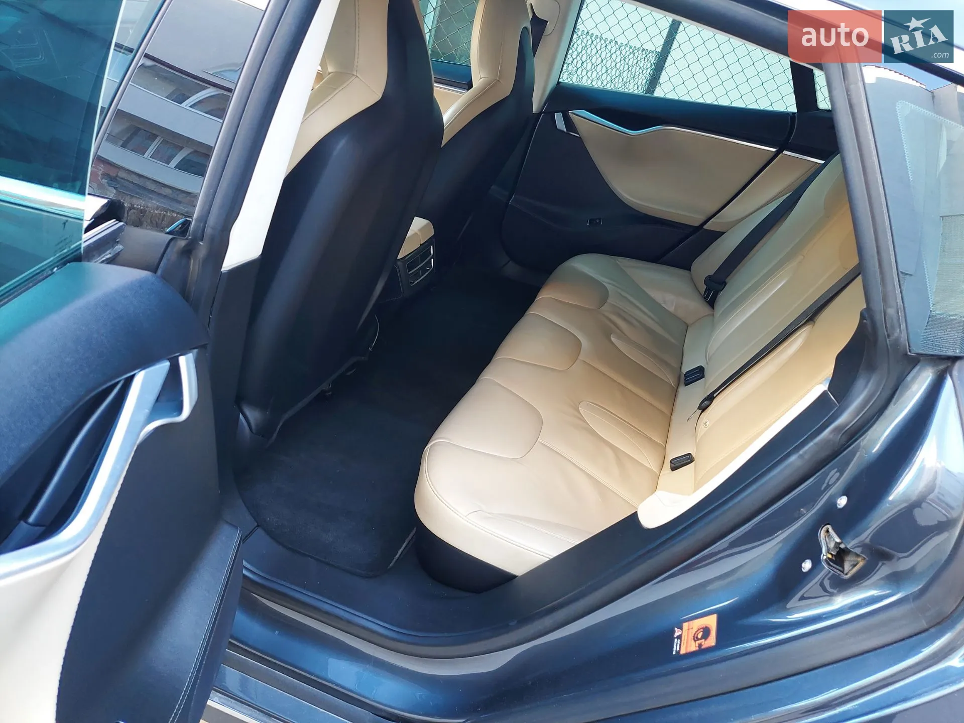 2014 Tesla Model S - мініатюра 28
