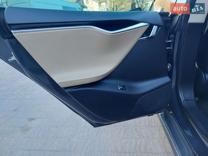 Лифтбек Tesla Model S 2014 в Тернополе