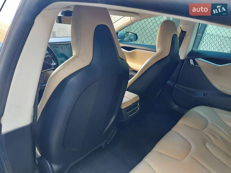 Лифтбек Tesla Model S 2014 в Тернополе фото 30 Лифтбек Tesla Model S 2014 в Тернополе