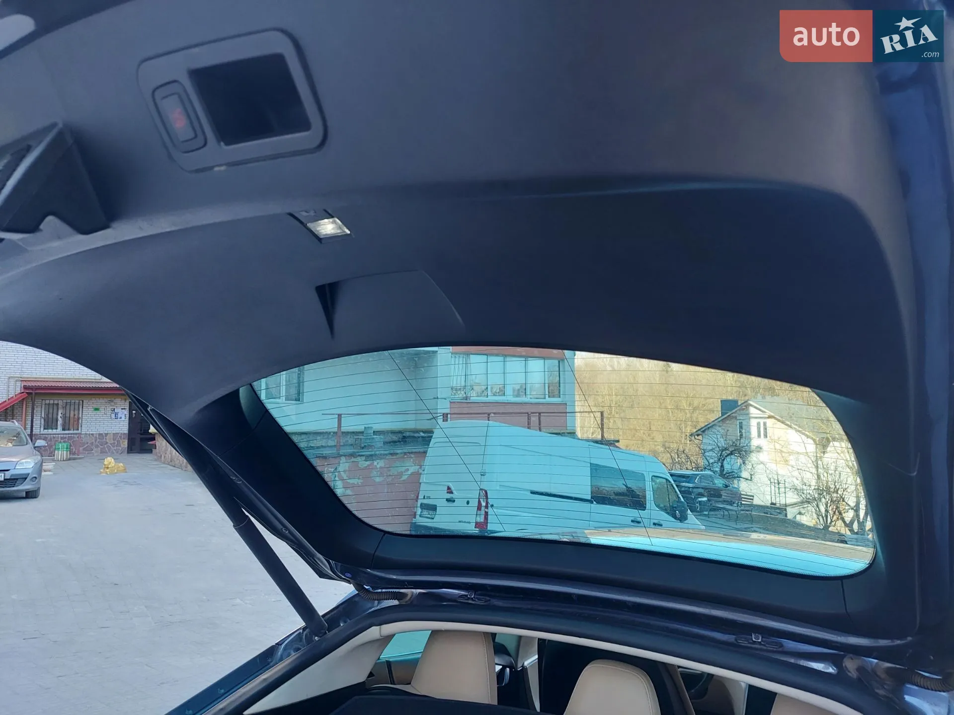 2014 Tesla Model S - мініатюра 38