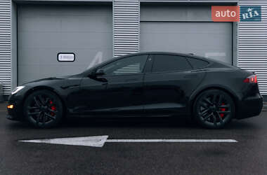 Лифтбек Tesla Model S 2021 в 