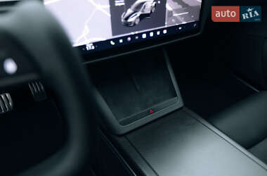 Лифтбек Tesla Model S 2021 в 