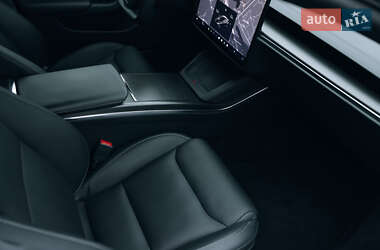 Лифтбек Tesla Model S 2021 в 