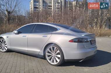 Ліфтбек Tesla Model S 2014 в Львові