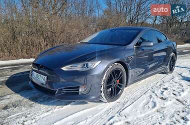 Ліфтбек Tesla Model S 2015 в Києві