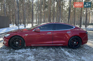 Лифтбек Tesla Model S 2015 в 