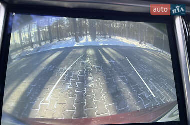 Лифтбек Tesla Model S 2015 в 