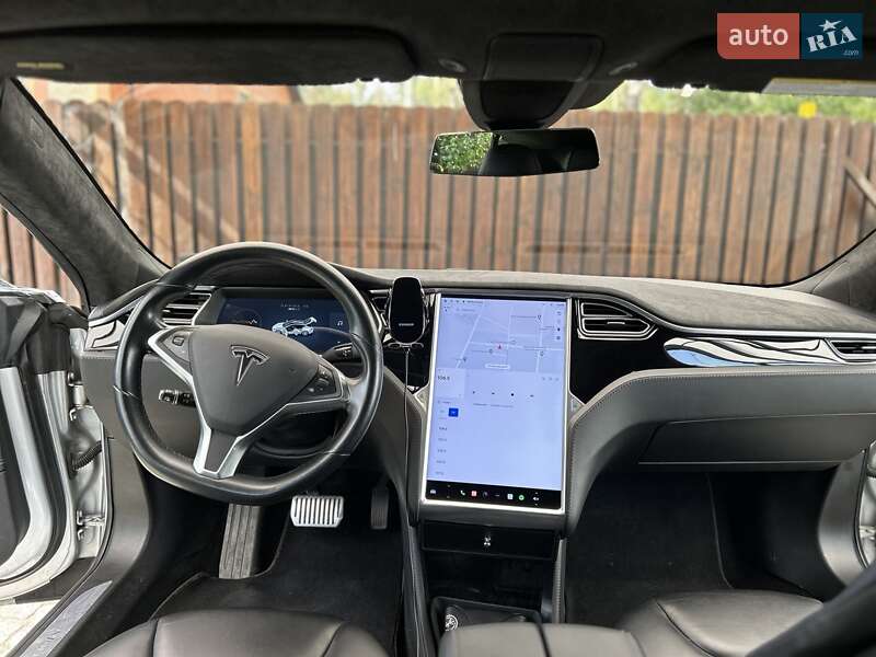 Ліфтбек Tesla Model S 2015 в Рівному