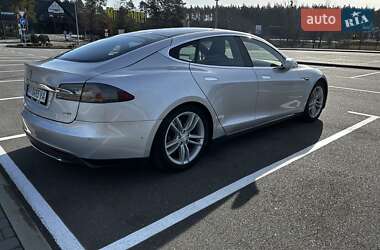 Лифтбек Tesla Model S 2015 в Ровно