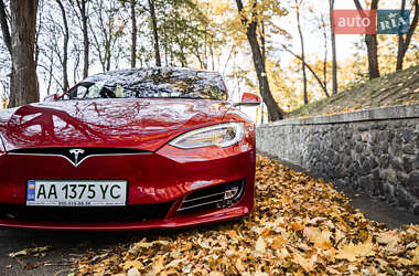 Лифтбек Tesla Model S 2016 в 
