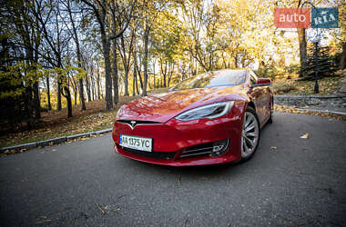 Лифтбек Tesla Model S 2016 в 
