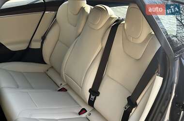 Ліфтбек Tesla Model S 2022 в 