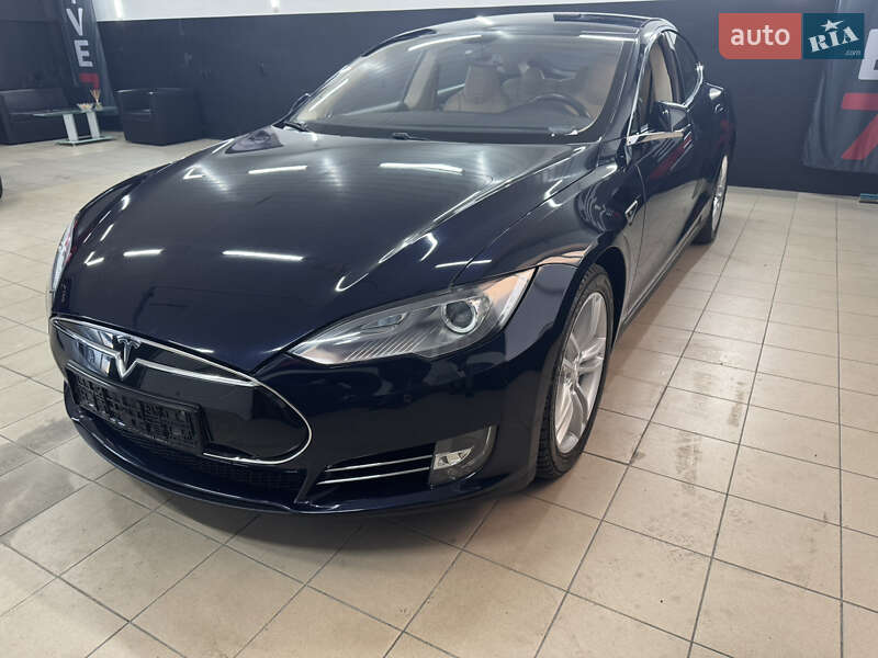 Ліфтбек Tesla Model S 2013 в Одесі