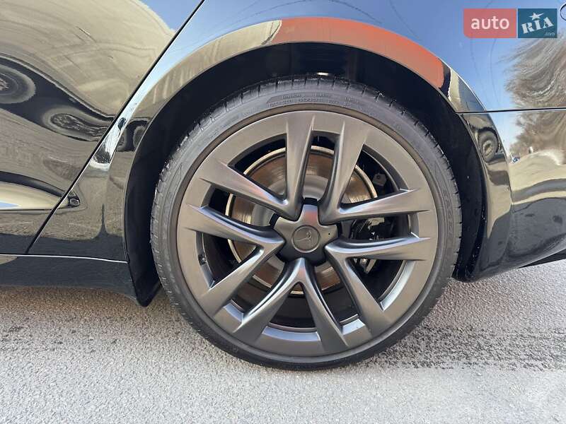 Лифтбек Tesla Model S 2023 в Днепре фото 4 Лифтбек Tesla Model S 2023 в Днепре