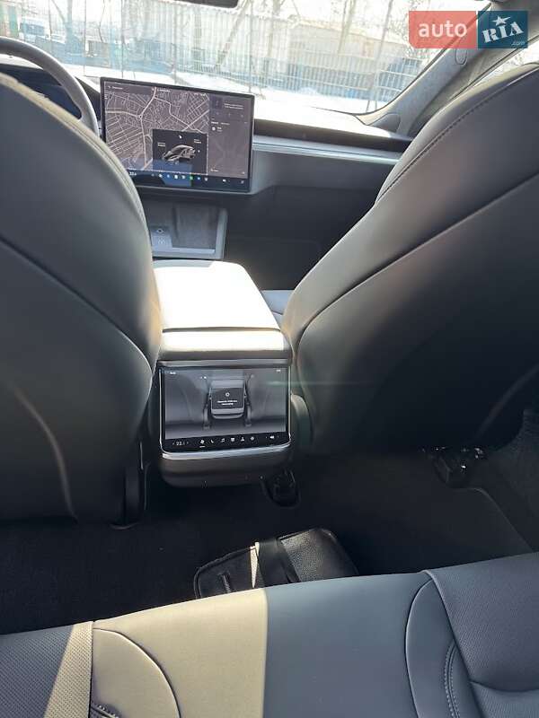 Лифтбек Tesla Model S 2023 в Днепре фото 10 Лифтбек Tesla Model S 2023 в Днепре