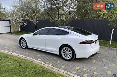 Лифтбек Tesla Model S 2016 в Львове