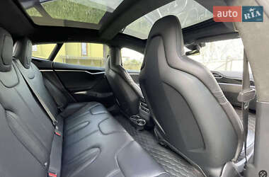 Лифтбек Tesla Model S 2016 в Львове