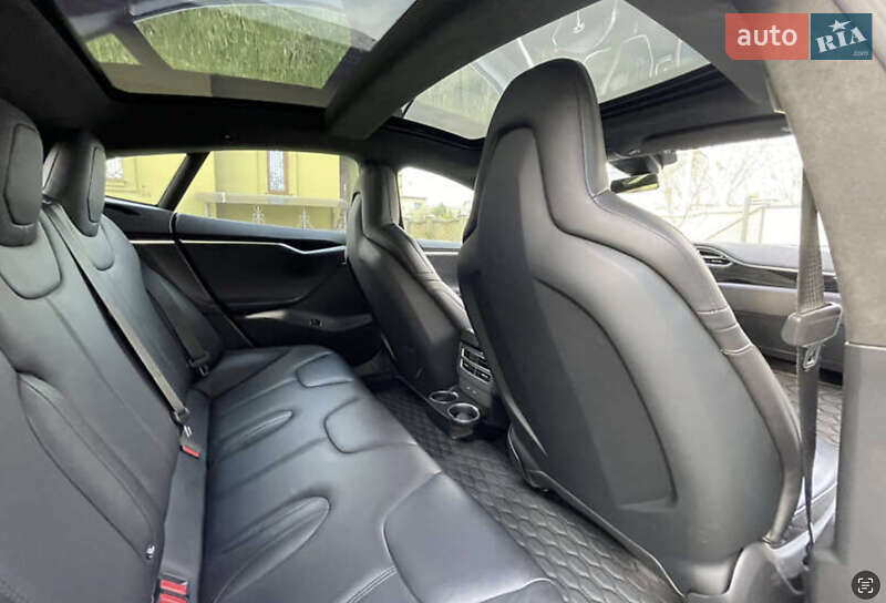 Ліфтбек Tesla Model S 2016 в Львові фото 9 Ліфтбек Tesla Model S 2016 в Львові