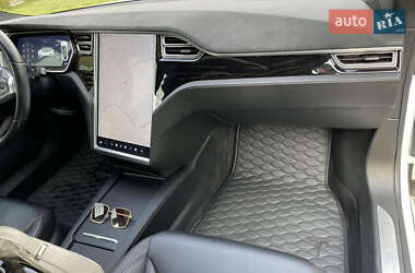 Лифтбек Tesla Model S 2016 в 