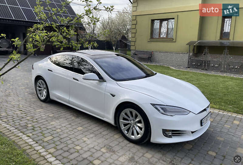 Tesla Model S 2016