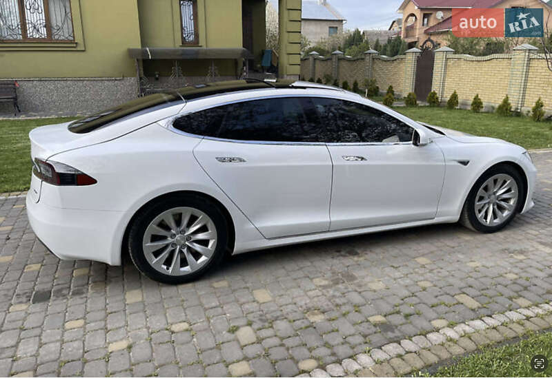 Ліфтбек Tesla Model S 2016 в Львові фото 8 Ліфтбек Tesla Model S 2016 в Львові