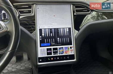 Лифтбек Tesla Model S 2016 в Львове