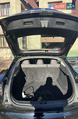 Лифтбек Tesla Model S 2016 в 