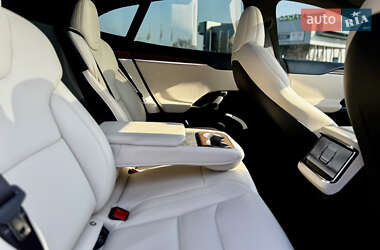 Лифтбек Tesla Model S 2023 в 